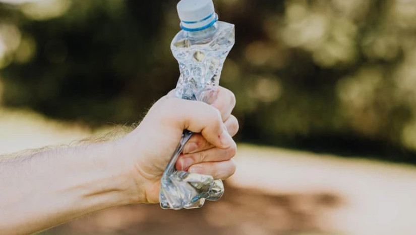 პლასტმასის მინი-ბოთლი