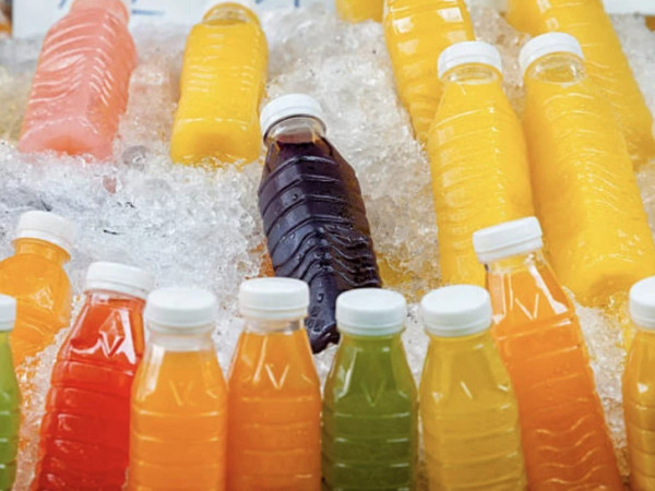 პლასტმასის ბოთლები